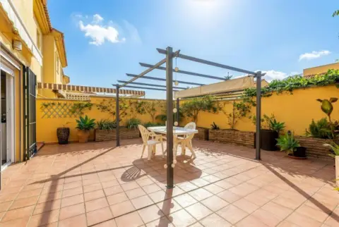 Casa pareada en calle Jabea