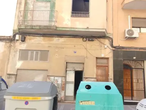 Edificio en Carrus
