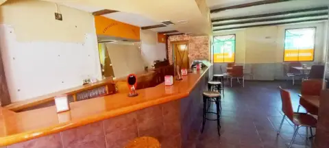 Local comercial en Plaza de los Pinos