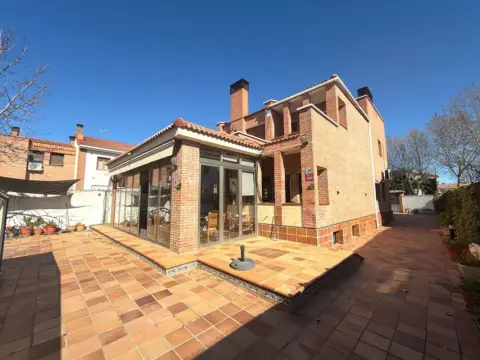 Chalet en calle del Río Henares