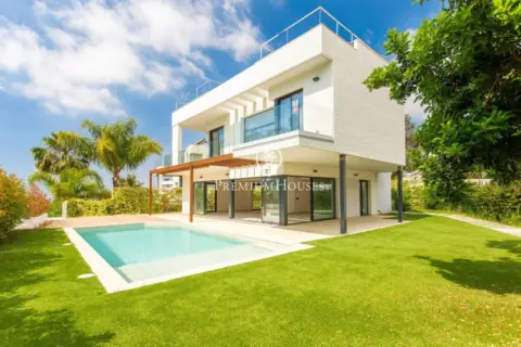 House in Urban Center