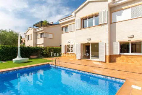 Casa en Santiago Rossiñol