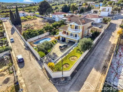 Chalet en calle Carrer Dels Cedres