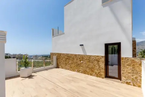 Chalet en Venta en Urbanización Golf Bahía