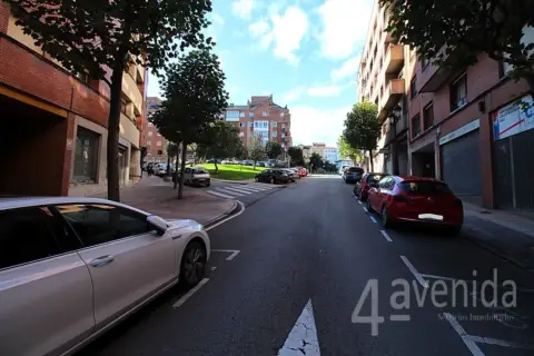 Local comercial en calle de Ricardo Montes, 35