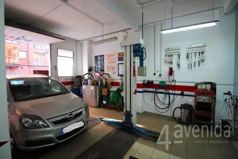Local comercial en calle de Ricardo Montes, 35