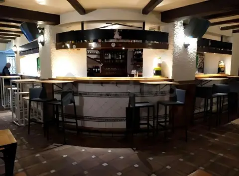 Local comercial en calle de San Agustín