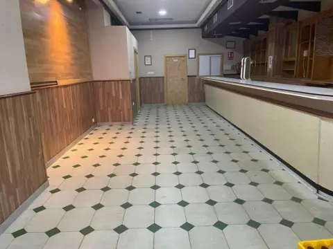 Local comercial en Plaza de Luis de Zúñiga