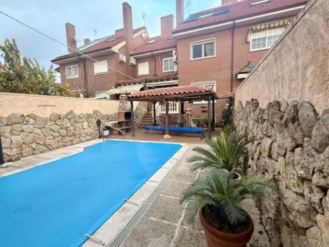 Chalet en calle de Hontanar