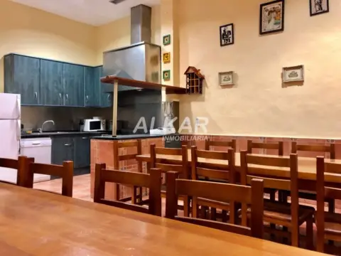 Local comercial en calle de Antonia Caparroso