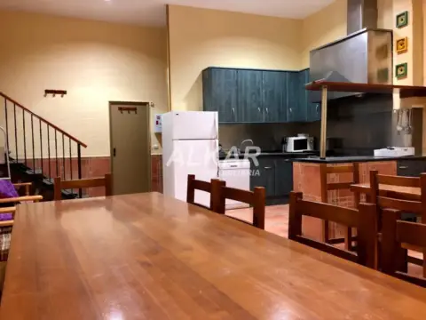 Local comercial en calle de Antonia Caparroso