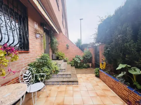 Casa adosada en calle de Julio Palacios Martínez