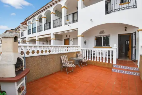 Casa pareada en Carrer almorávides, 85