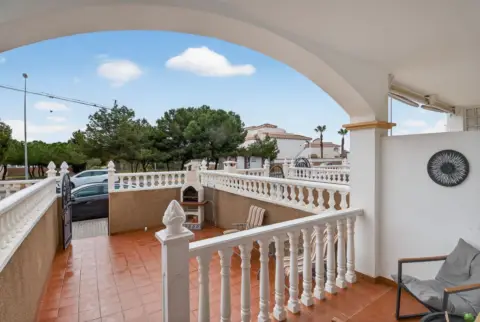 Casa pareada en Carrer almorávides, 85