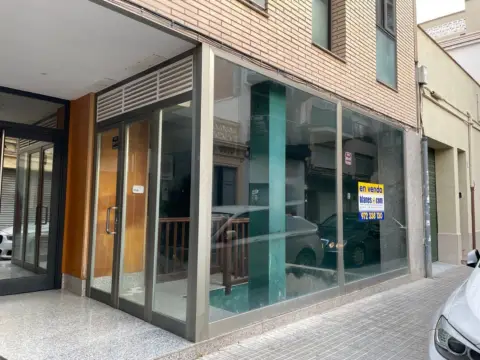 Local comercial en Carrer Indústria