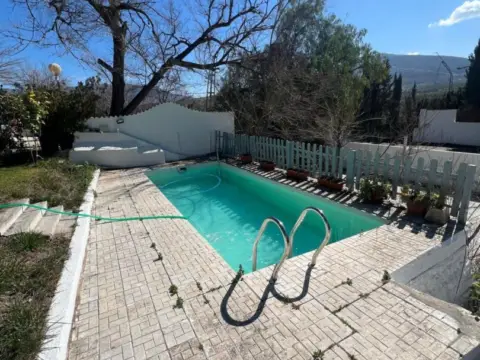 Chalet en Altos de Puente Nuevo