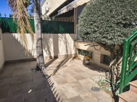 Casa adosada en calle la Tramoia