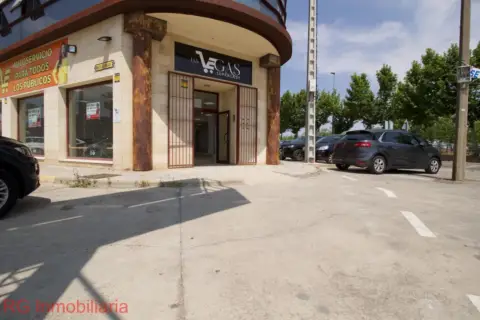 Local comercial en Avenida de las Vegas Altas, 33