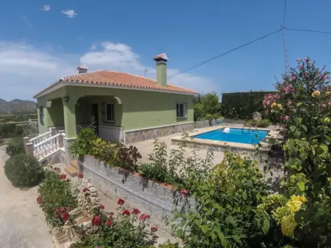 Chalet en calle Alqueria