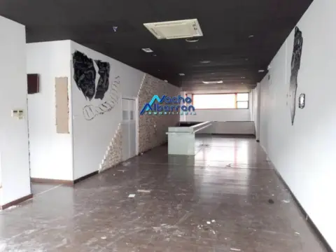 Local comercial en María Auxiliadora-Barriada de Llera