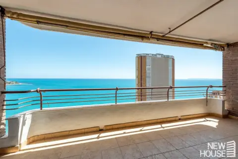 Piso en Avenida de Villajoyosa, 103