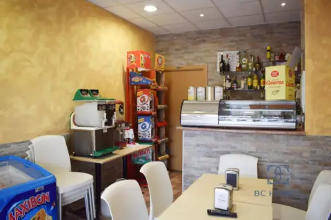Local comercial en Avd. Jaume I