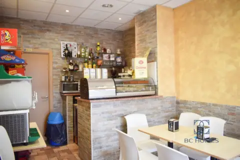 Local comercial en Avd. Jaume I