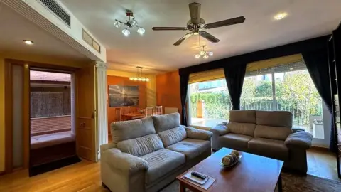 Casa adosada en Avenida de la Ilustración