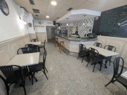 Local comercial en Camino de Ihurrita, 3