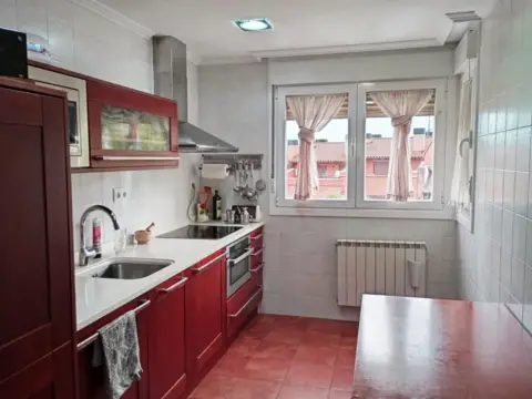 Casa adosada en calle de Herria