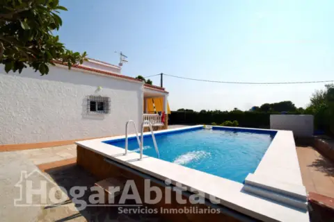 Chalet en calle Poligono    19