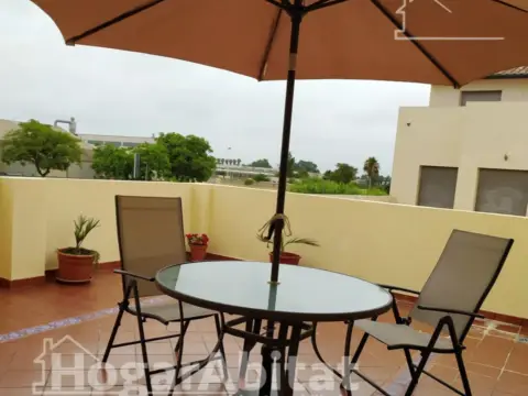 Casa adosada en calle Sucro