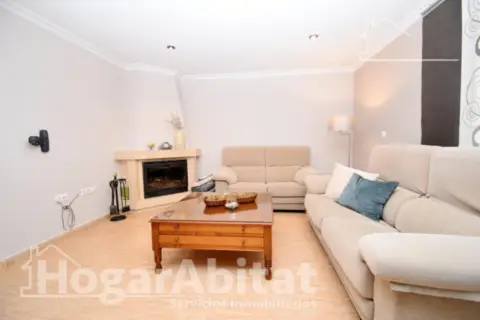 Casa adosada en Carrer de Gaietá Gómez España