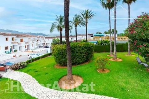 Casa adosada en Avinguda de Garrofer