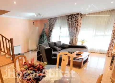 Casa adosada en Avinguda de Catalunya