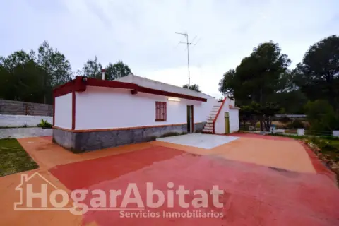 Chalet en Urbanización de Rodana