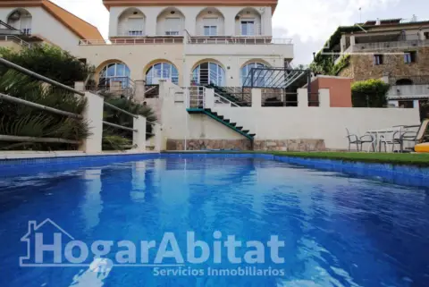 Chalet en Urbanización Montepino