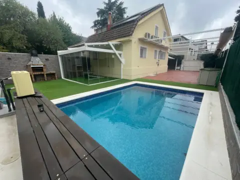 Casa pareada en calle de la Anunciadora