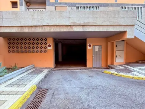 Garaje en calle de Bogotá, 52