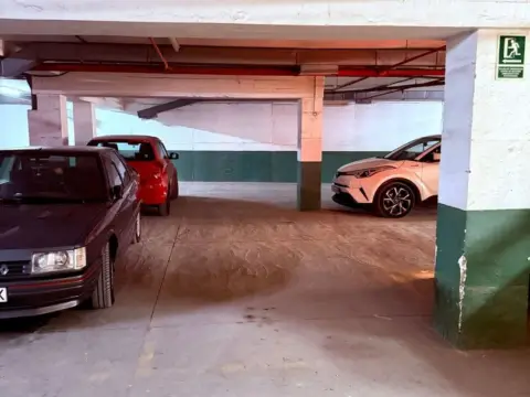 Garaje en calle de Bogotá, 52