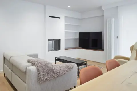 Piso en calle Zumalakarregui, nº 9