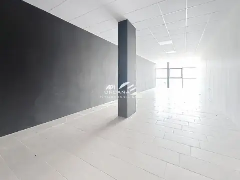 Local comercial en Avenida de Rioja
