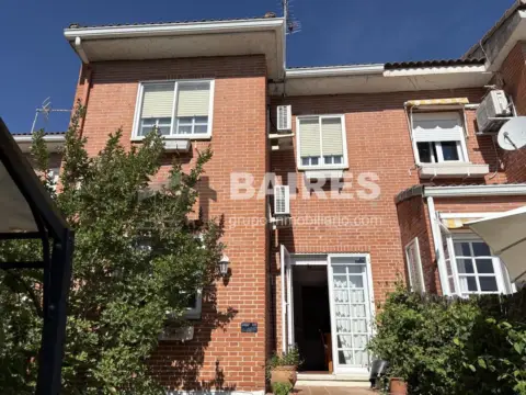 Casa adosada en calle de las Piedras Vivas