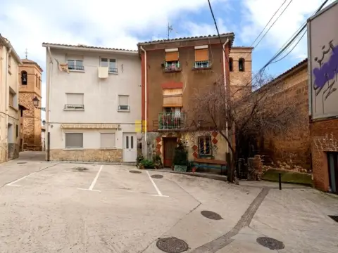 Casa adosada en calle del Campanario, 20