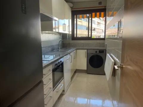 Piso en Avenida de los Almogávares, 1