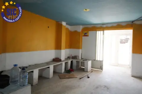 Local comercial en Avinguda del Faro, 87