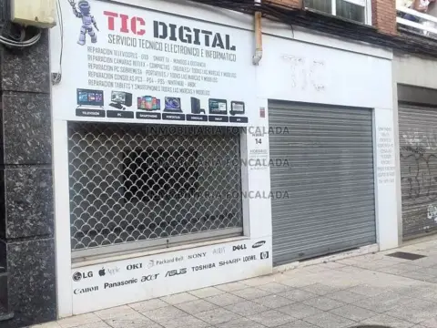 Local comercial en calle de Albéniz