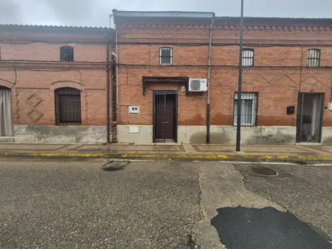 Casa pareada en calle Real, 27