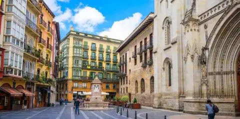 Piso en calle Artekale, 6