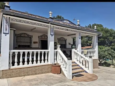 Chalet en Plaza Diseminados
